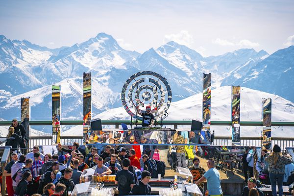 photo Sunweb Ski - Tomorrowland 2024 Hiver à Alpe d’Huez